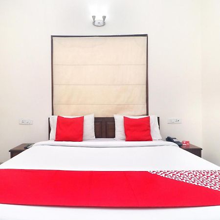 Oyo Hotel Temple View Амритсар Екстериор снимка