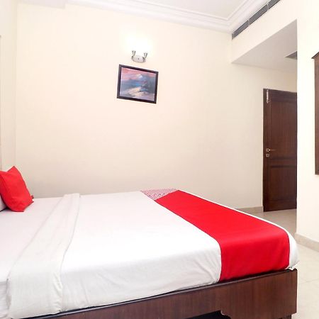 Oyo Hotel Temple View Амритсар Екстериор снимка