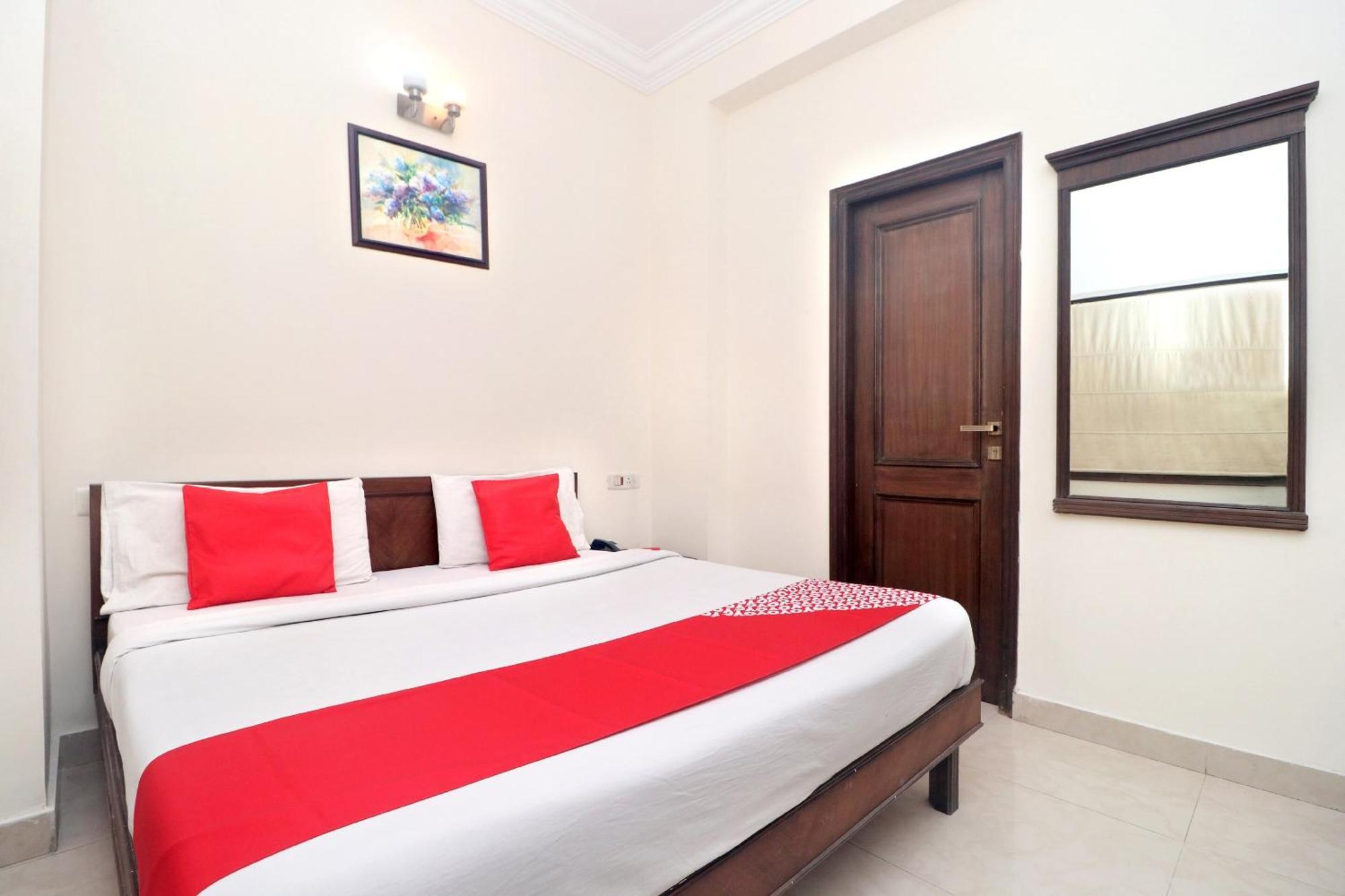 Oyo Hotel Temple View Амритсар Екстериор снимка